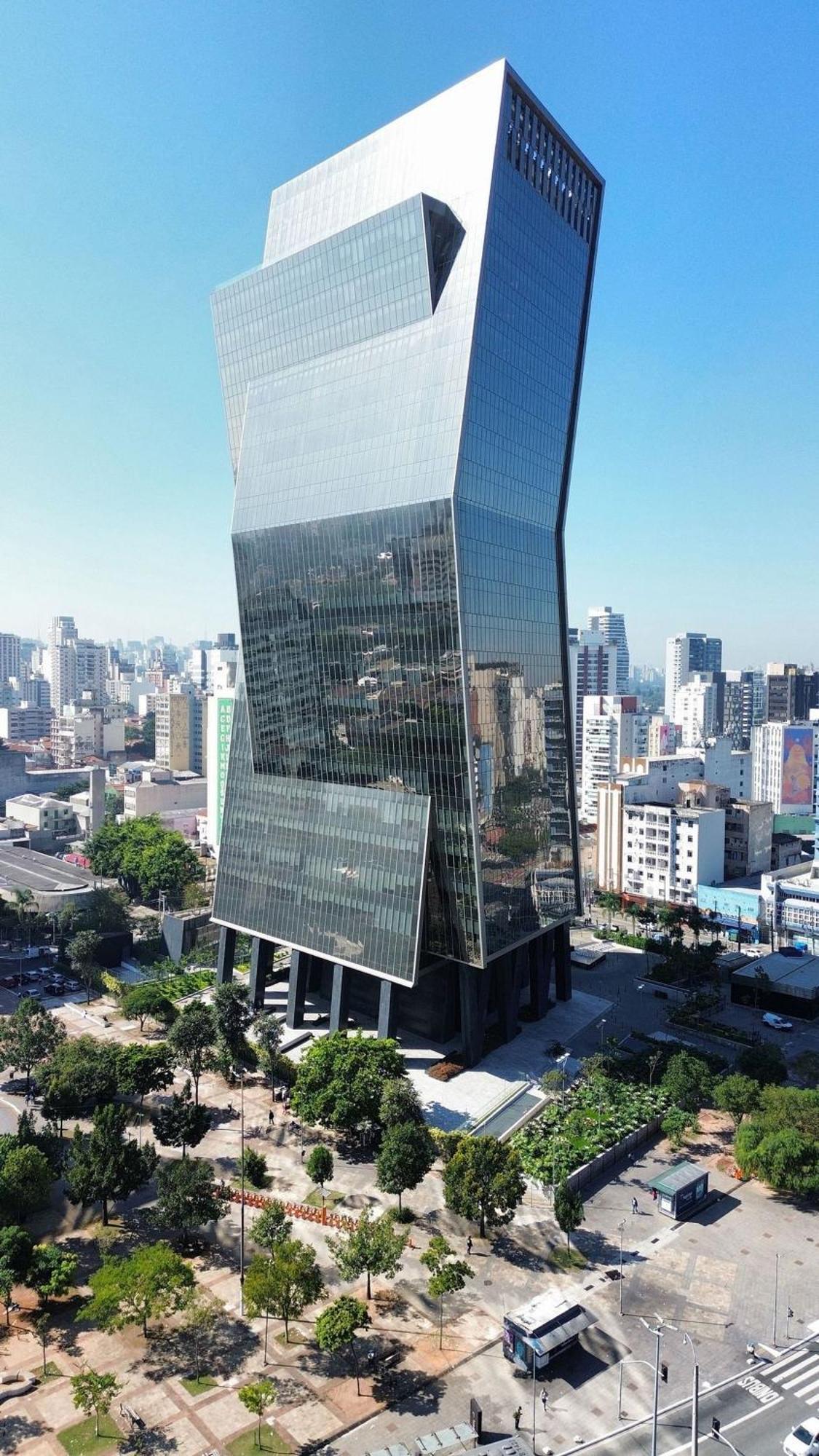 Trevizzo Houx Pinheiros Daire