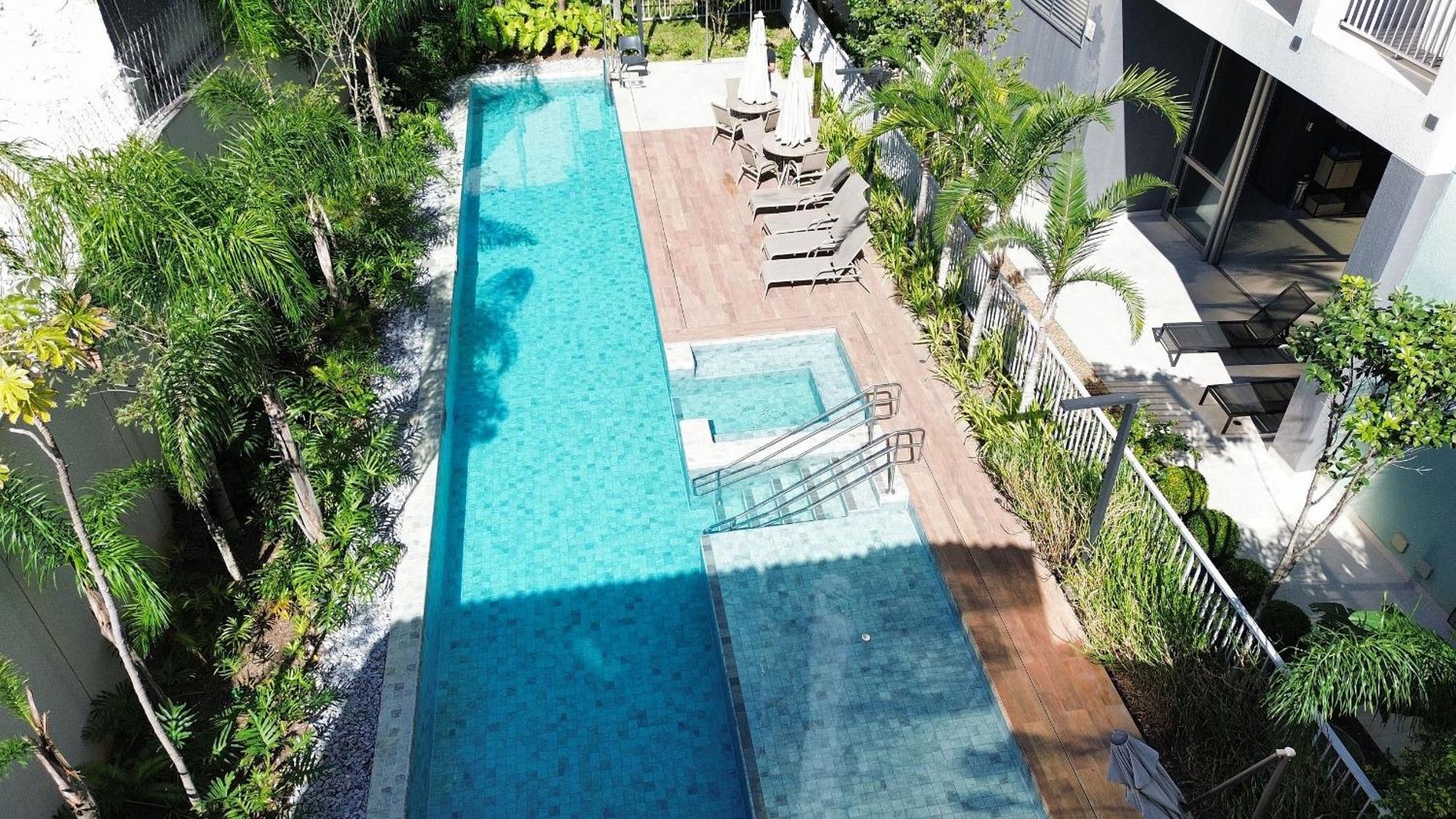 Trevizzo Houx Pinheiros