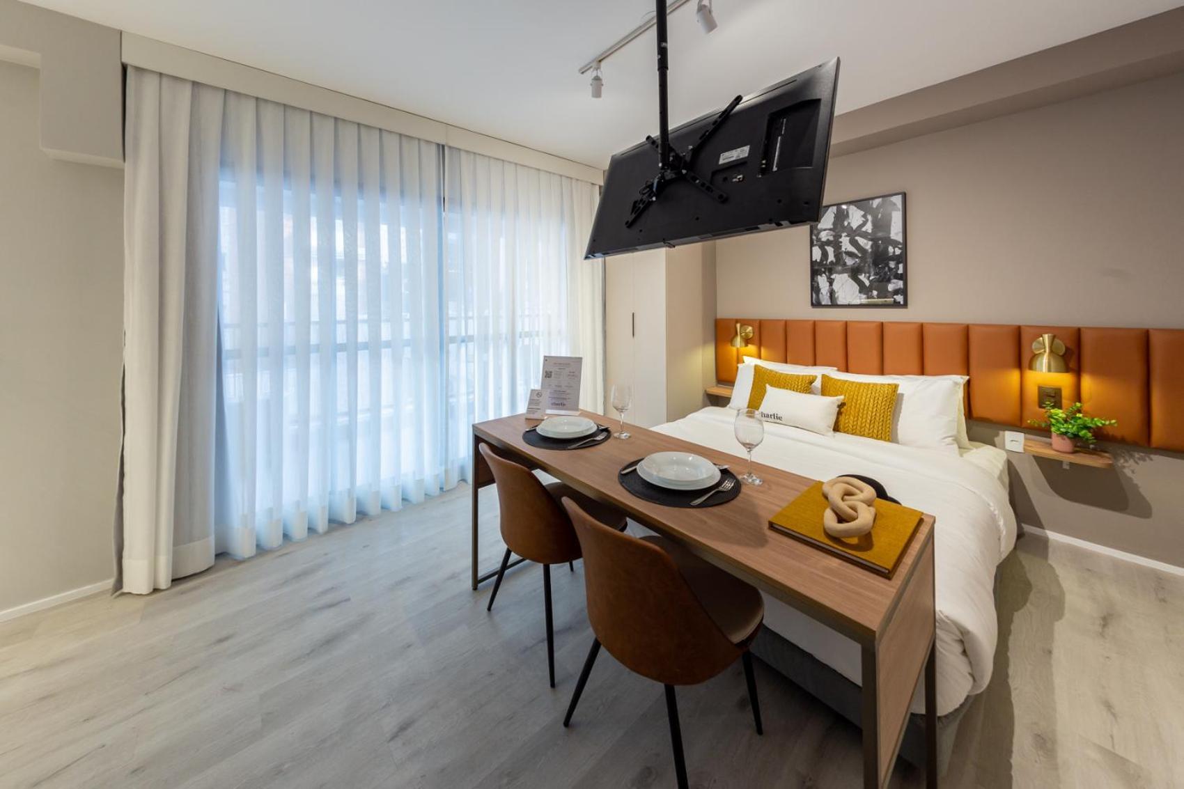 Charlie Contemporaneo Jardins Essential Apartemen