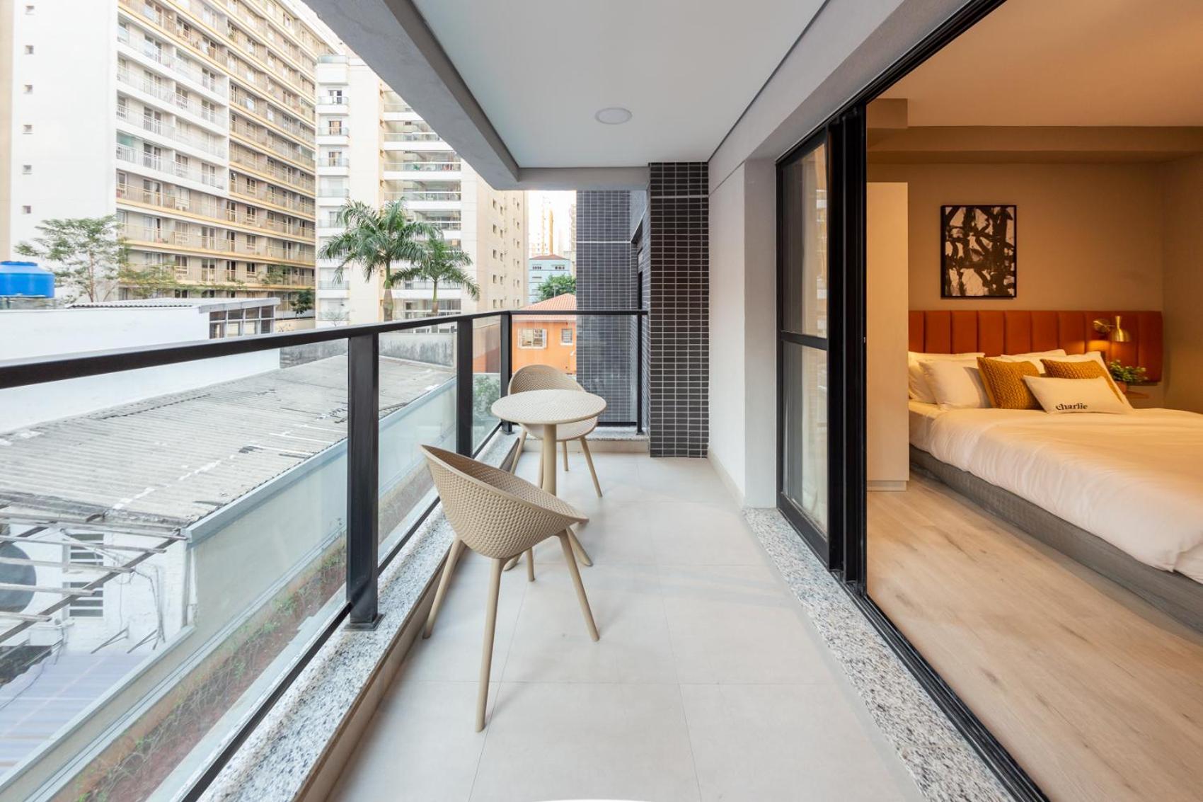 Apartment Charlie Contemporaneo Jardins Essential