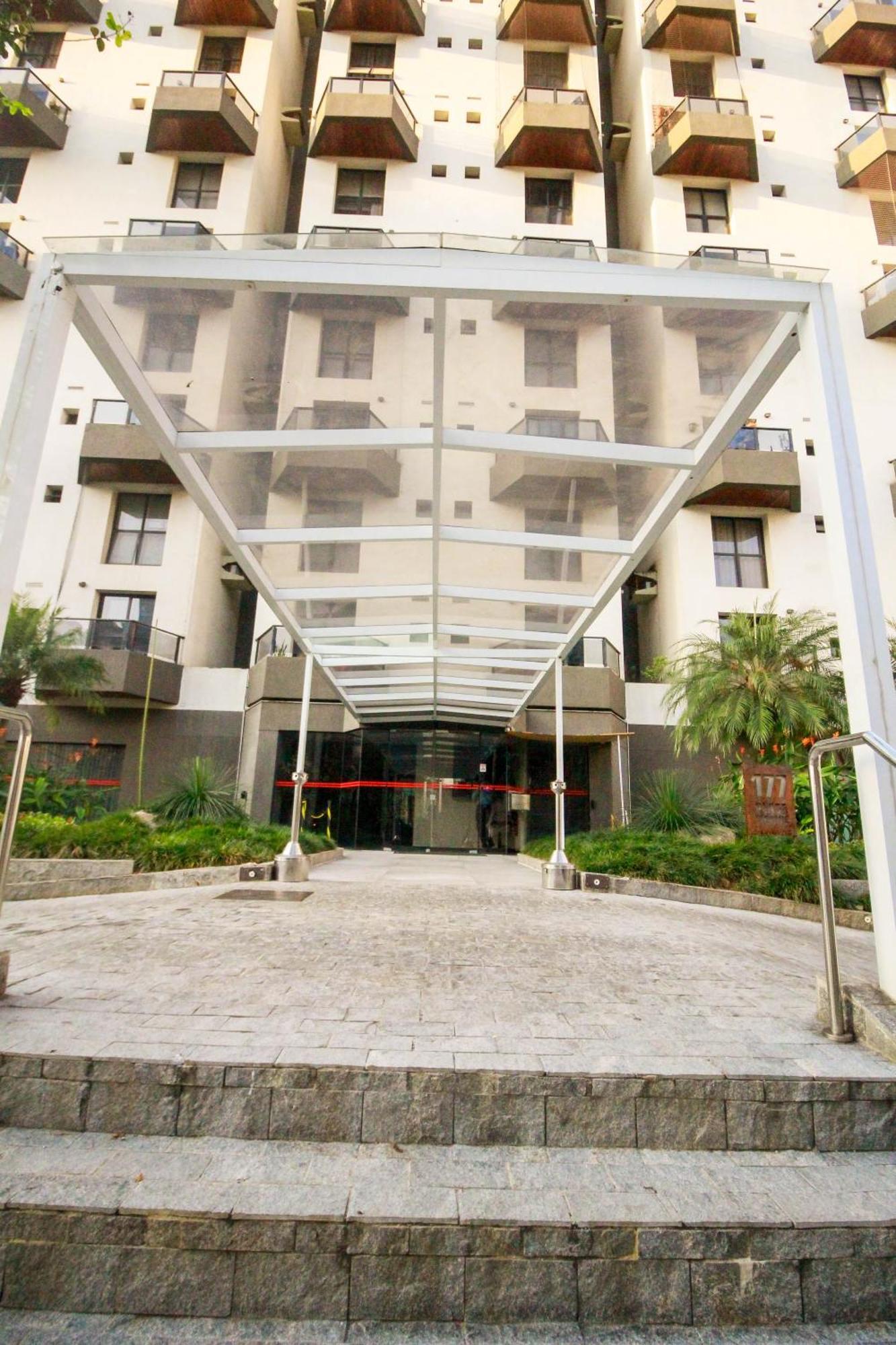 Apartment Duplex Place Vendome! Moema, 58m2, Amplo, Conforto, Luxo! Servicos, Estacionamento, Internet, Metro! *
