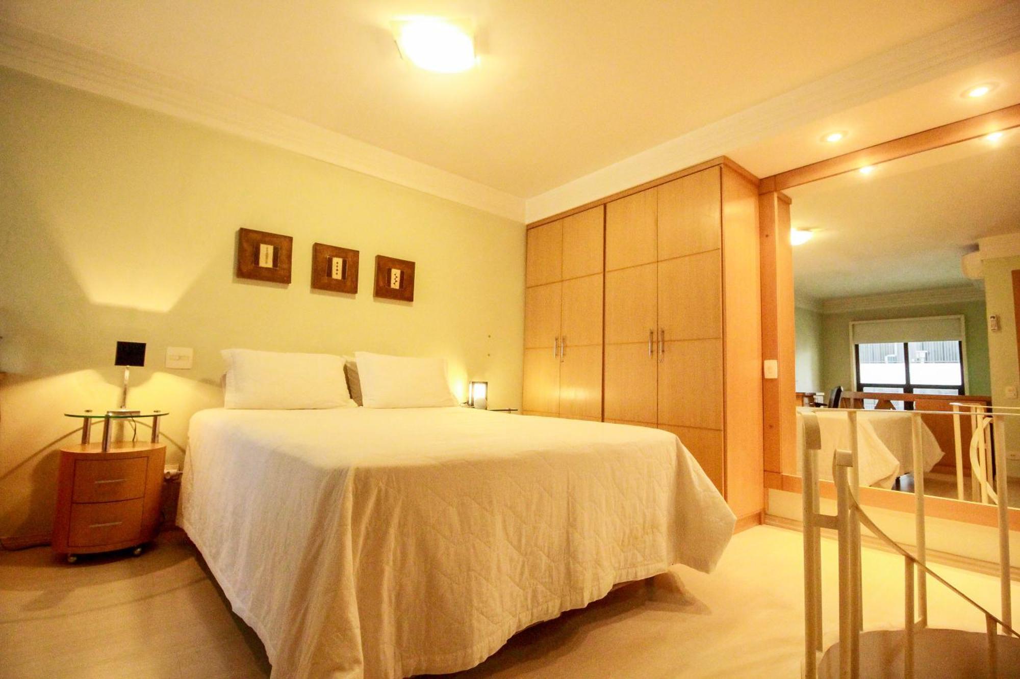 Duplex Place Vendome! Moema, 58m2, Amplo, Conforto, Luxo! Servicos, Estacionamento, Internet, Metro! Sao Paulo