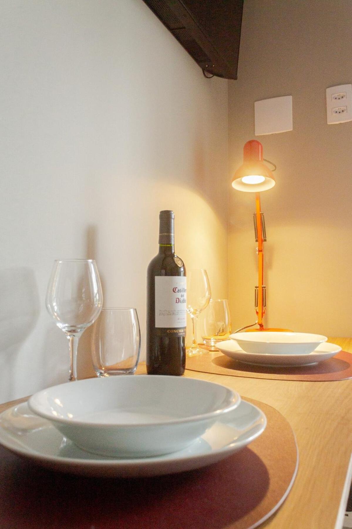 Apartamento Brooklin Conforto - Metro & Consulado, 400m Metro Brooklin, Portaria 24h, Wi-fi 500mb, Ar Condicionado, Cortina Blackout, Smart Tv 50