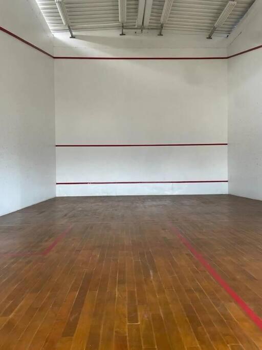 Apartment Nos Jardins Com Parking,academia,piscina,squash *