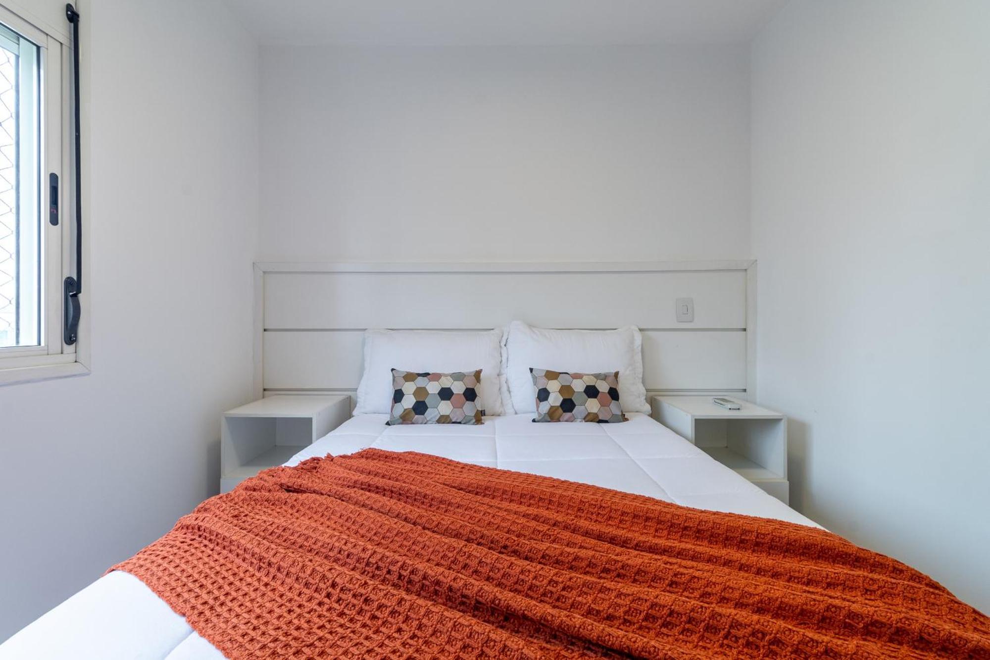 Akile Peixoto Gomide Apartment
