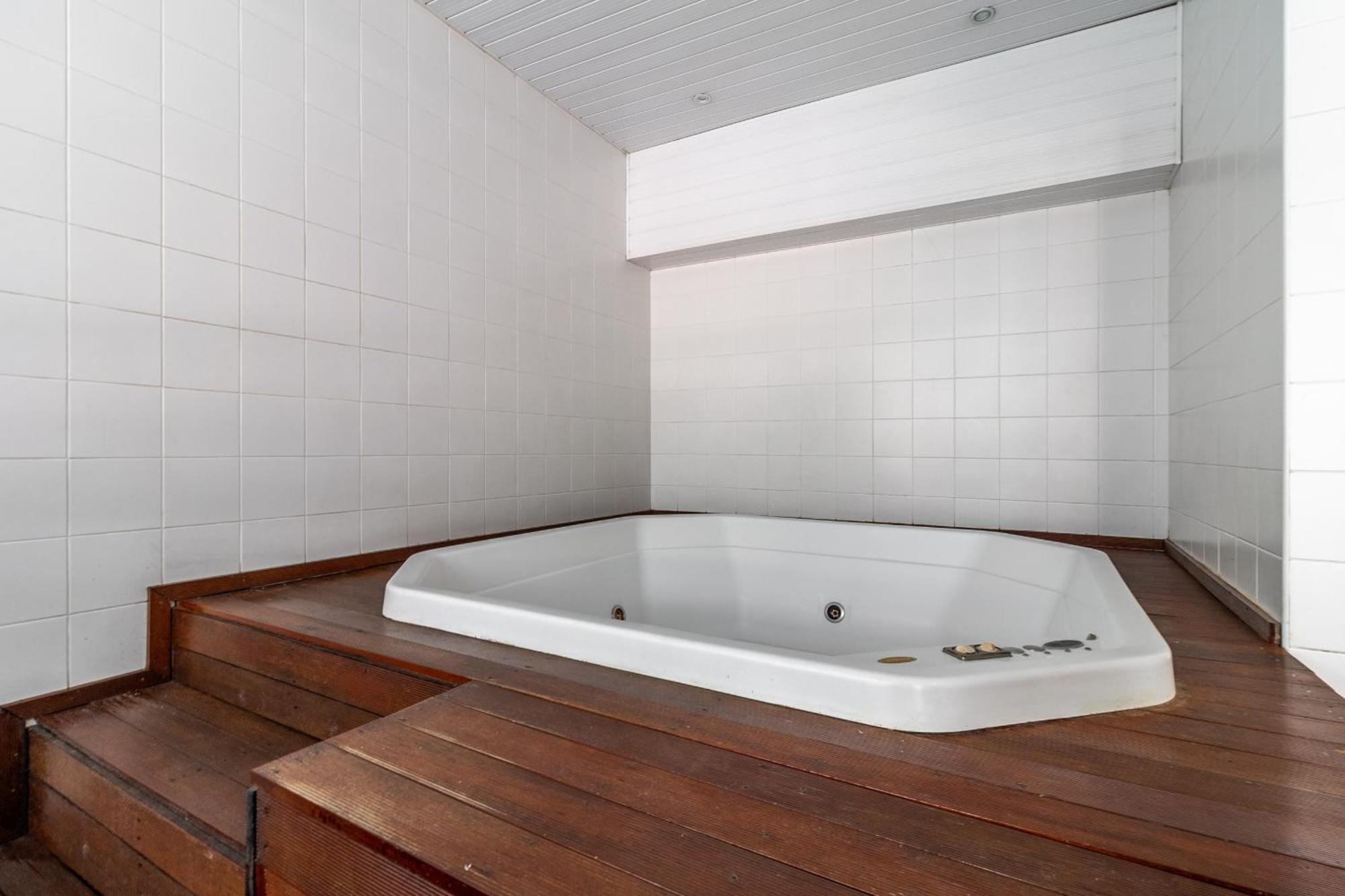 Akile Peixoto Gomide Apartment