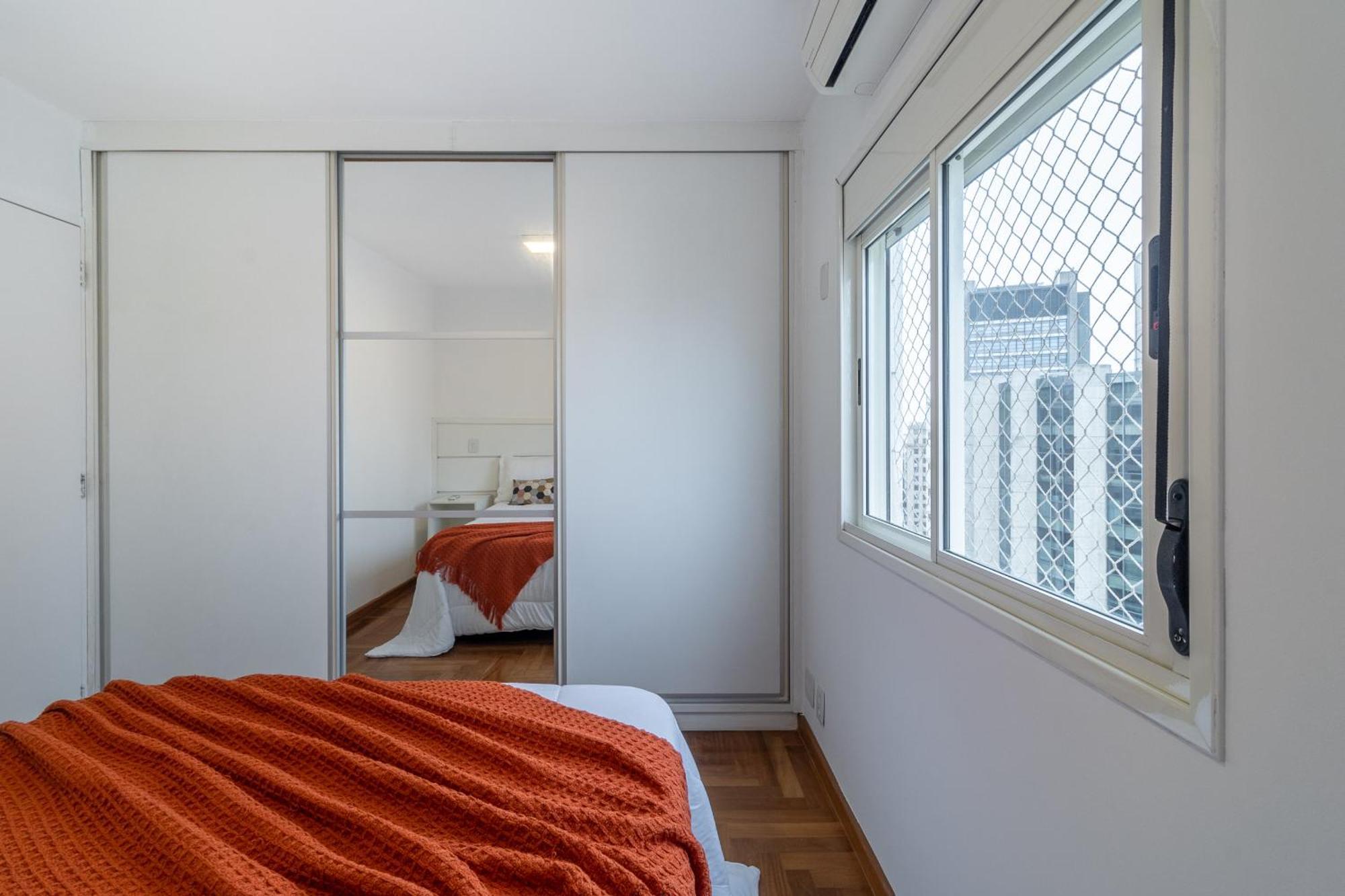 Akile Peixoto Gomide Apartment