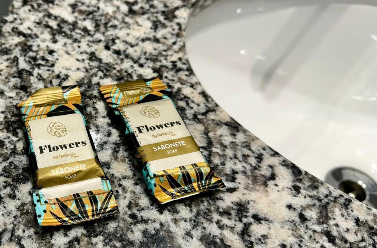 Charmoso No Bras Com Piscina - Metro Bras *