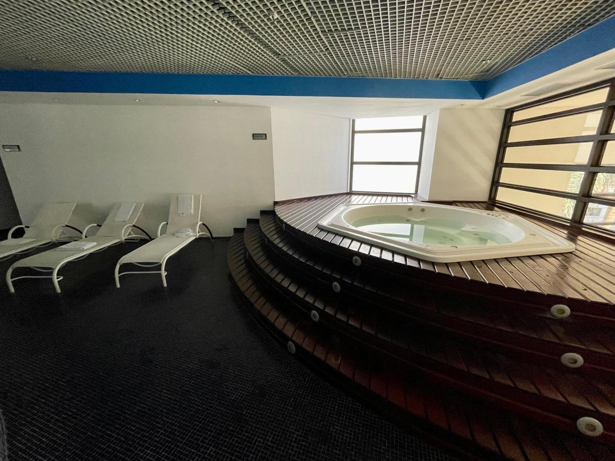 Tres De Julho Flats - Paulista Apartemen *
