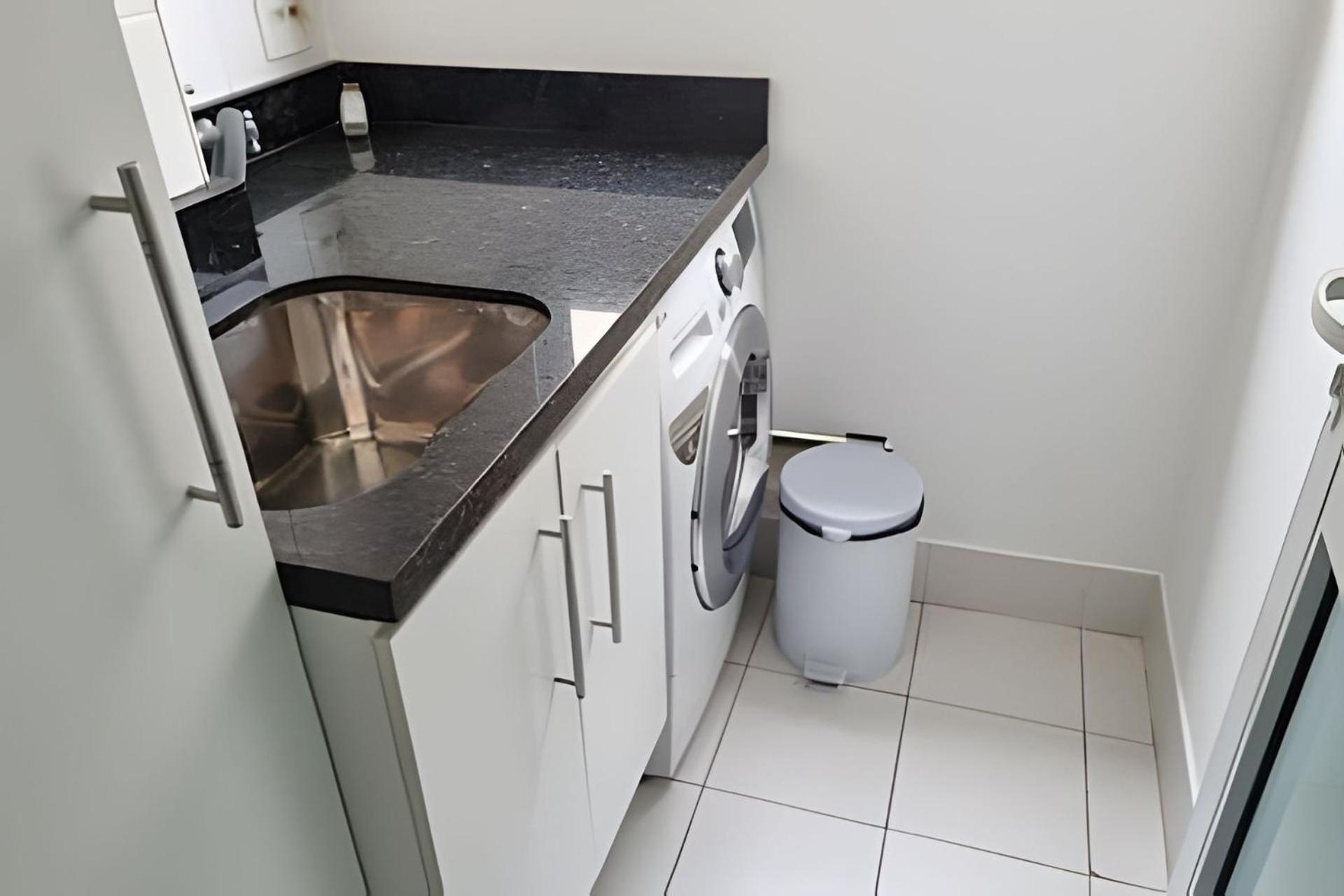 Apartamento Excelente Apto Ao Lado Do Hospital Einstein, Hospital Sao Luis, Faculdade De Medicina Einstein, Estadio Do Morumbi, 80m² E Garagem