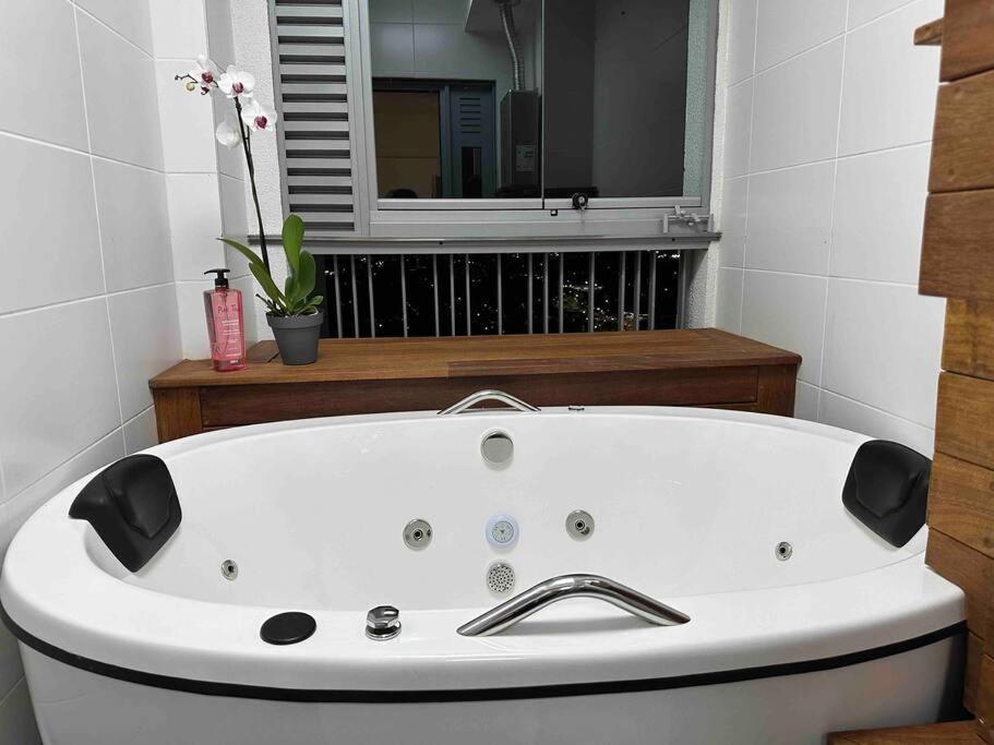 Apartment Ap62m2 - Banheira - 2 Dorm - 2 Wc - Einstein E Usp *