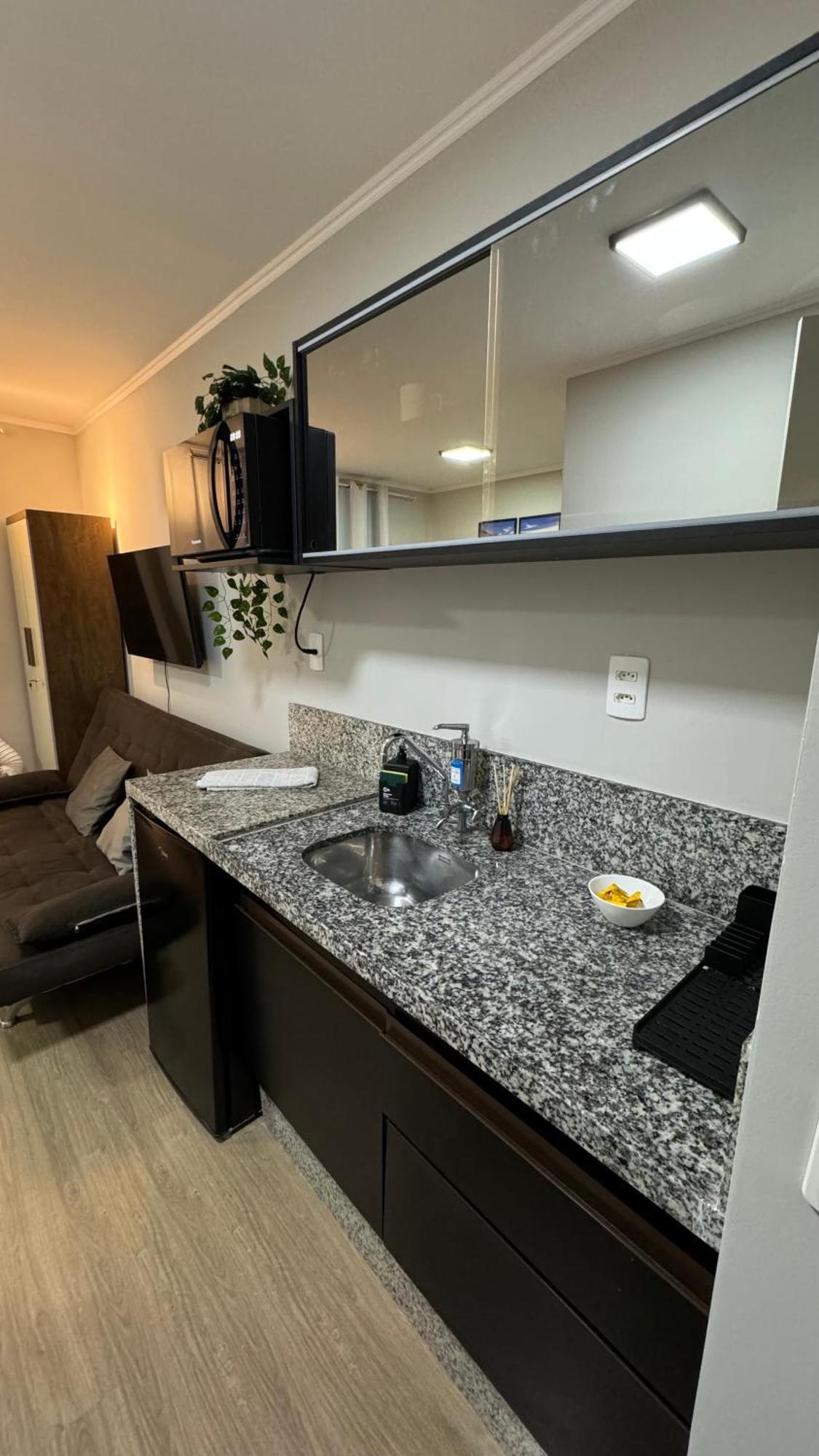 Apartment Veneza Prox Metro Bras, Feirinha Madrugada, 25 Marco, Templo Salomao Sao Paulo