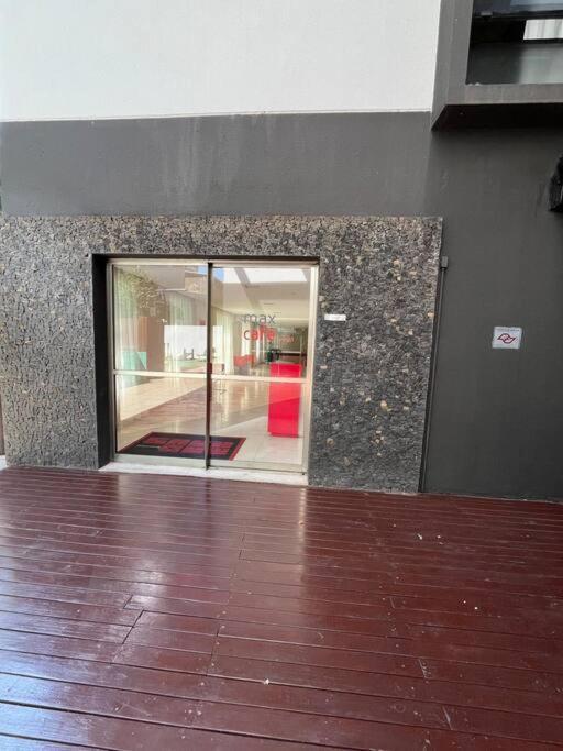Apto 2 Av Luis C Berrini