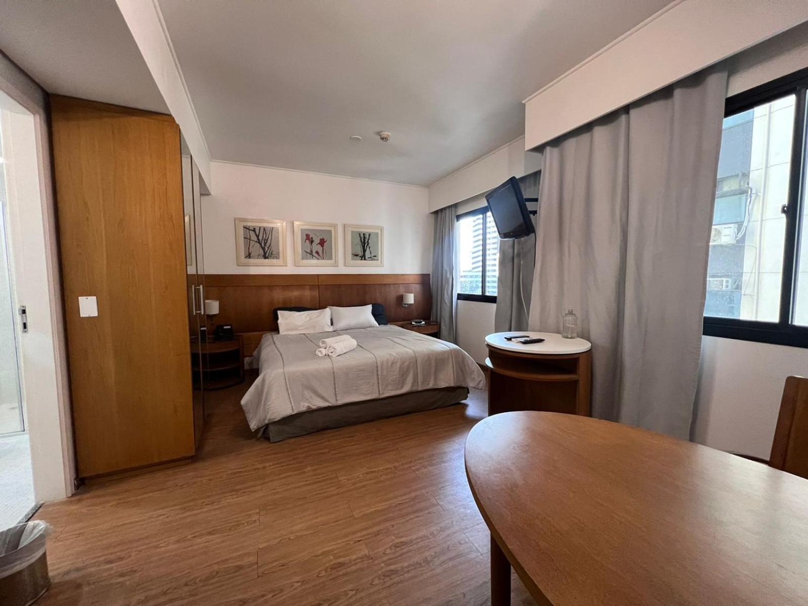 Av Rouxinol 57 Moema 09 Hotel