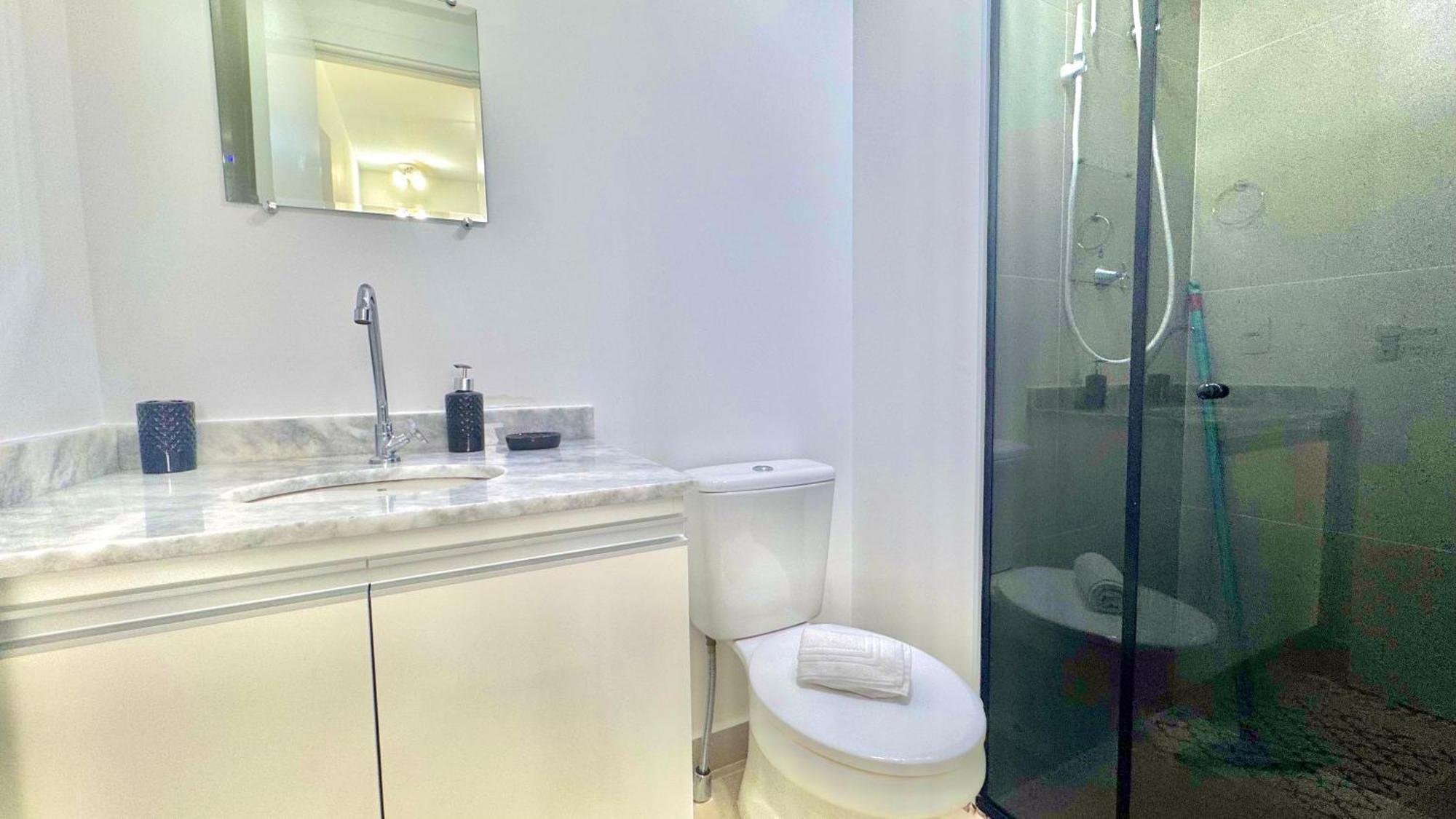 820 - Rentaqui Itaim Bibi Premium Apartemen *