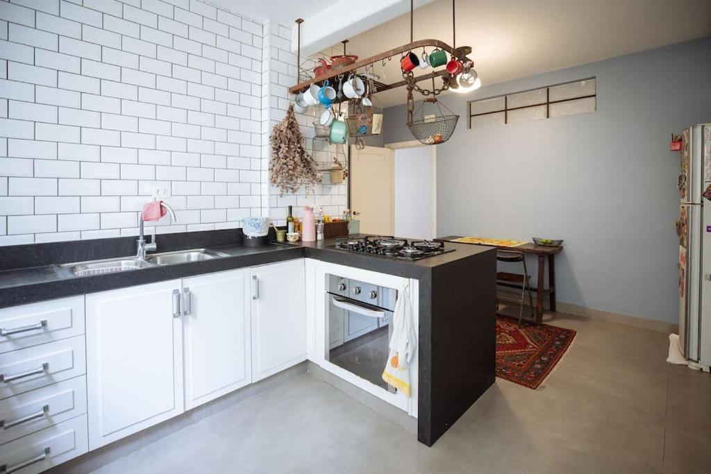 Apartment Extravagance In Heart Of Sp *