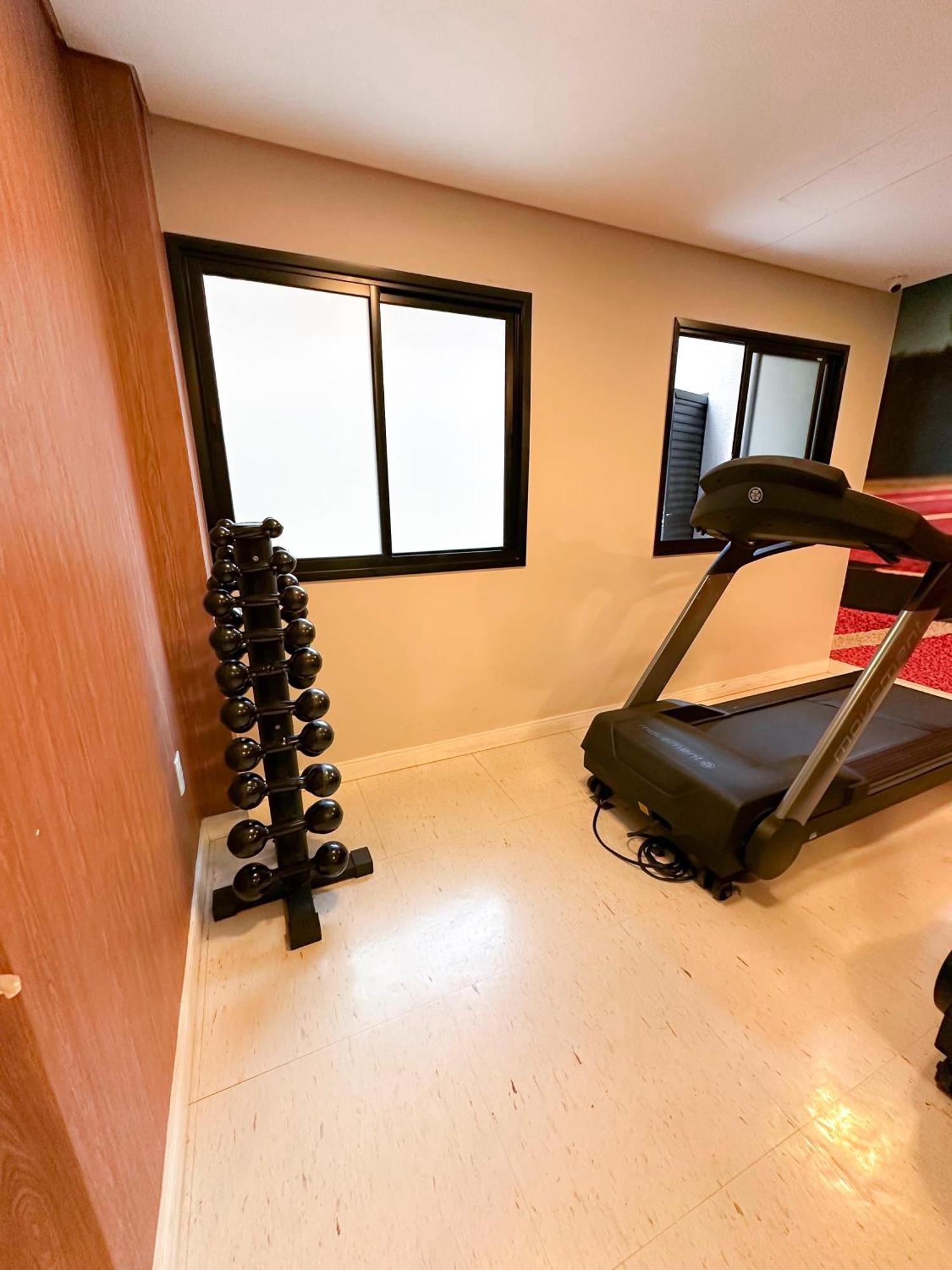 Black One Apto Moderno Luz Apartemen