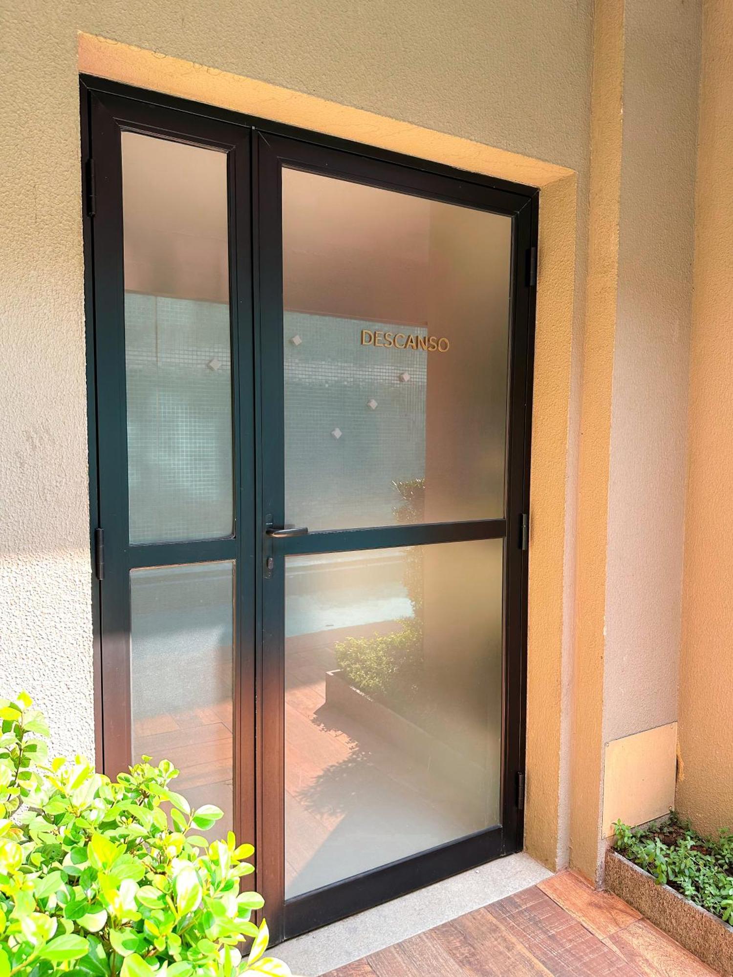 Apartemen Black One Apto Moderno Luz *