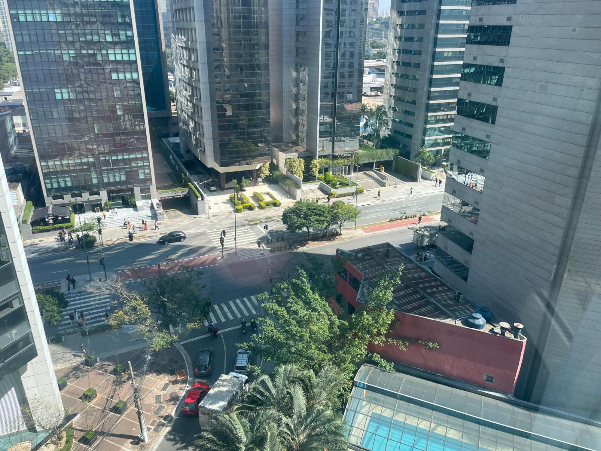 De Em Frente Ao Shopping Olimpia Hotel 4*