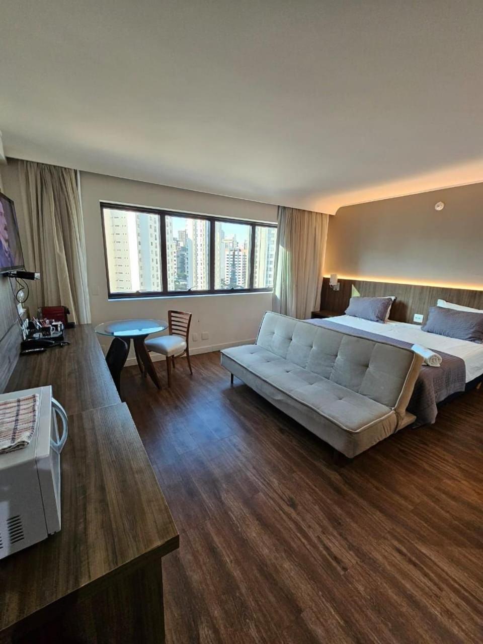 Daire Flat Internacional Ibirapuera 2534 *