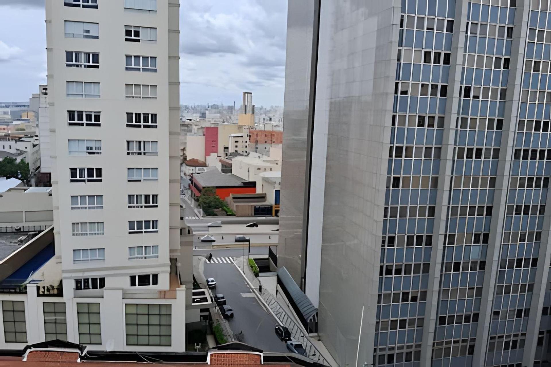 Host - Estacao Da Luz Daire