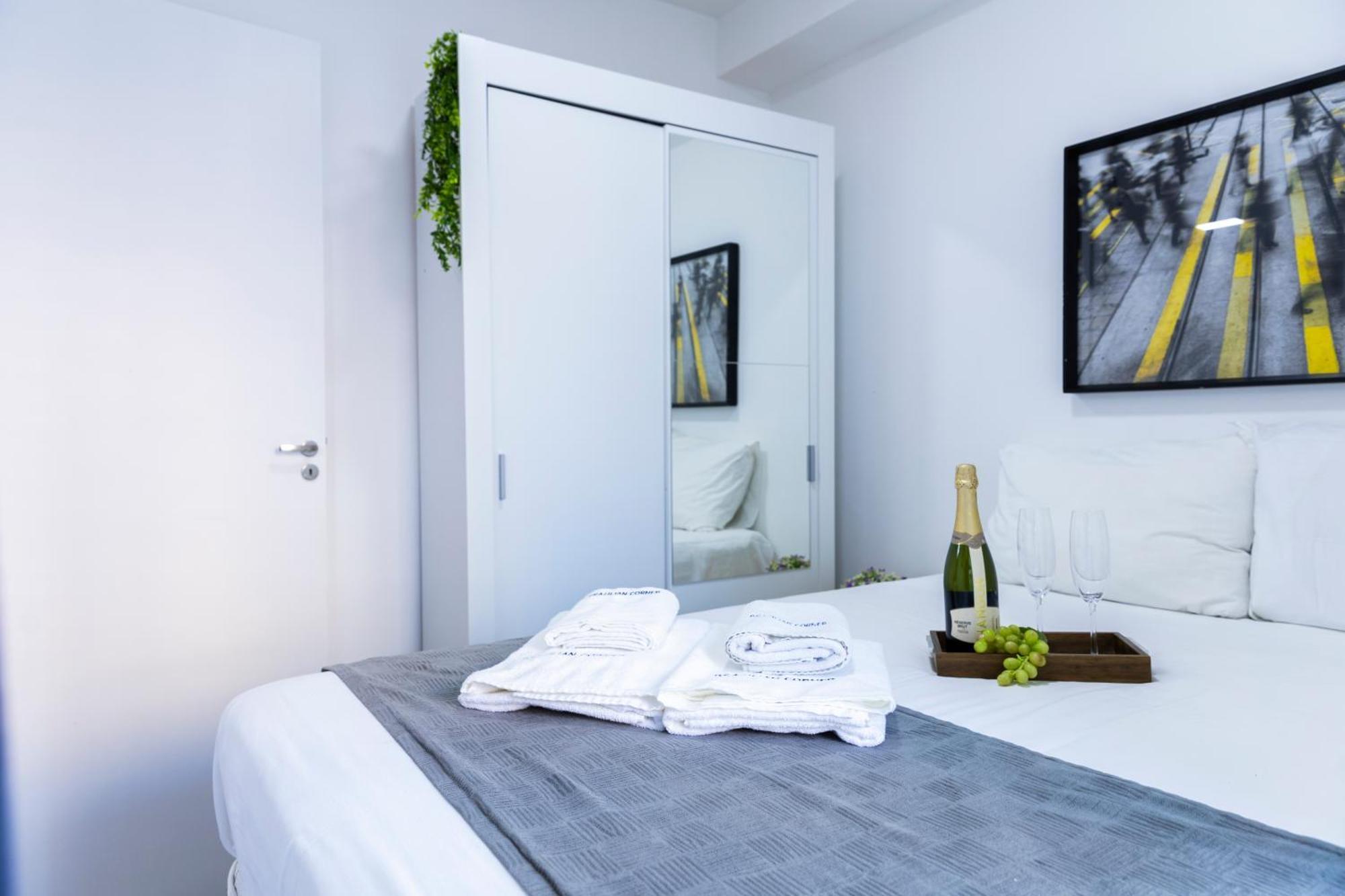 Piscina,ac,metro | Brazilian Corner Apartment Sao Paulo