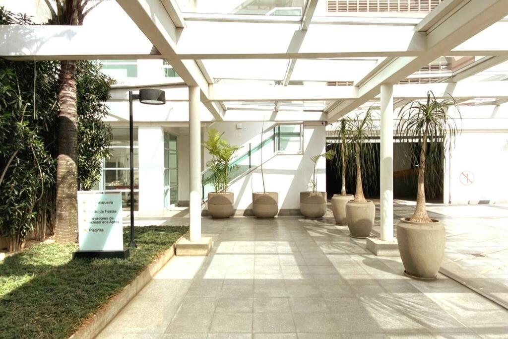 Private Airport View Kitchen Heat Open Pool Apartment