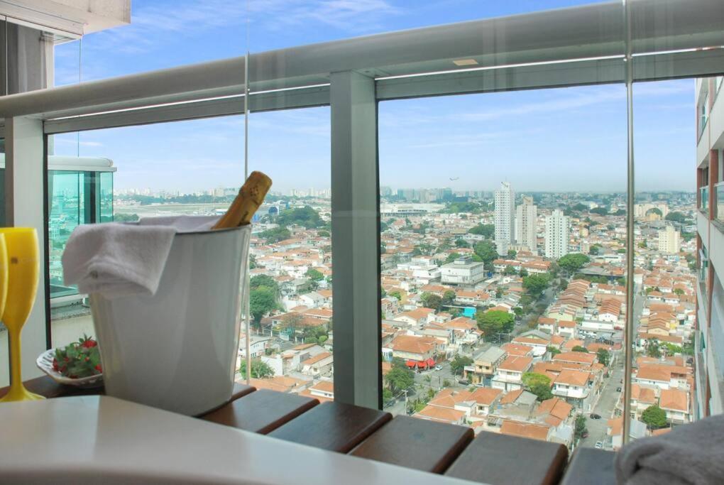 Private Airport View Kitchen Heat Open Pool Apartment