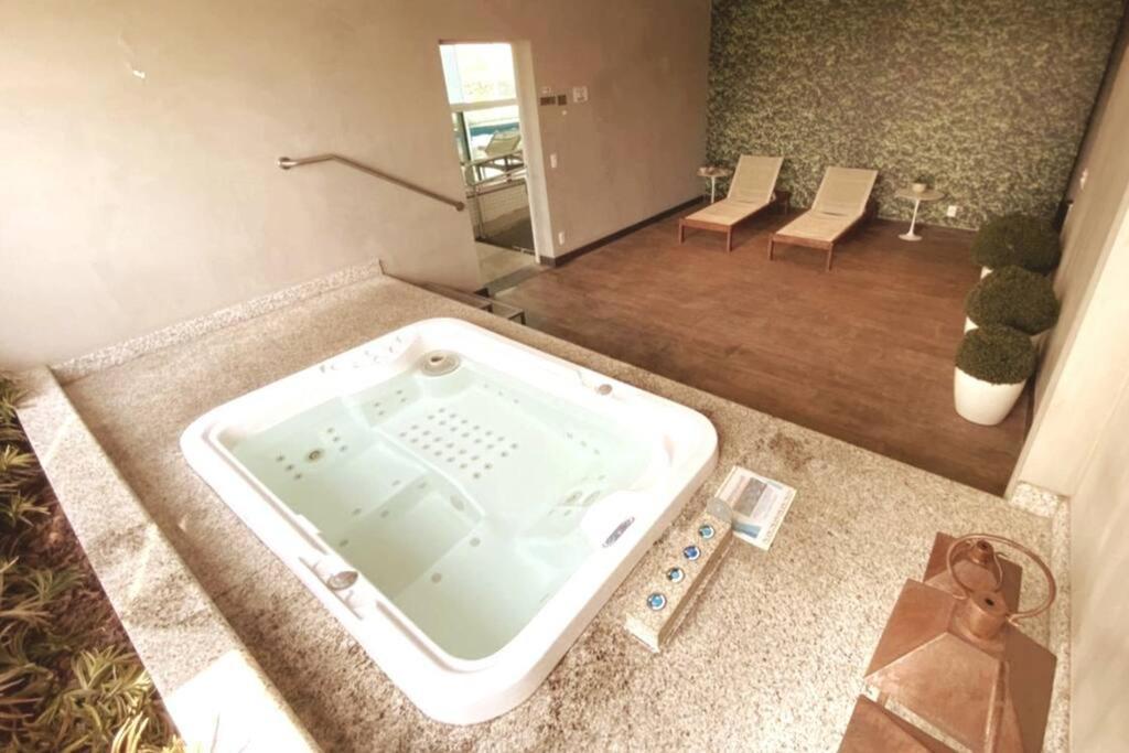 Apartment Private Airport View Kitchen Heat Open Pool