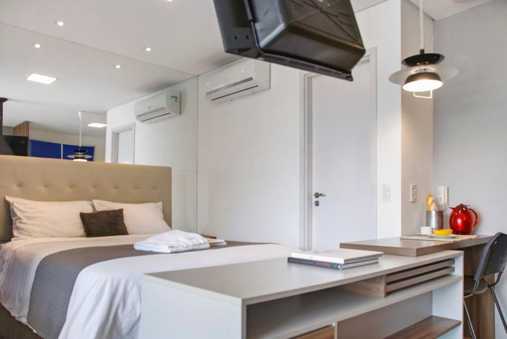 Private Airport View Kitchen Heat Open Pool Apartment