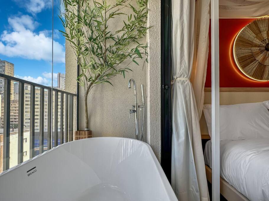 Zen View Bathtub Relaxing Romantic Daire