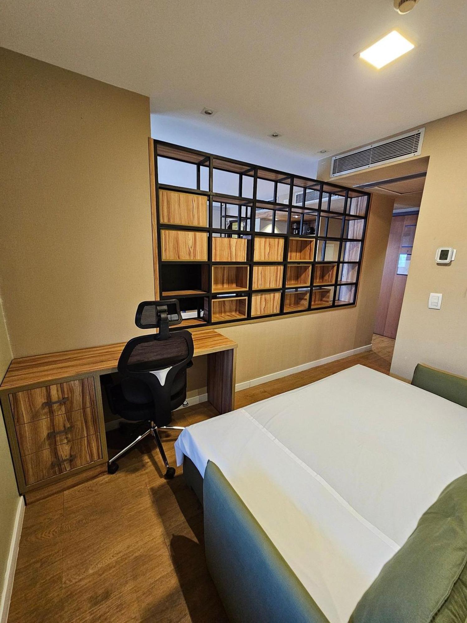 Flat Dois Quartos Av Ibirapuera 2927 *