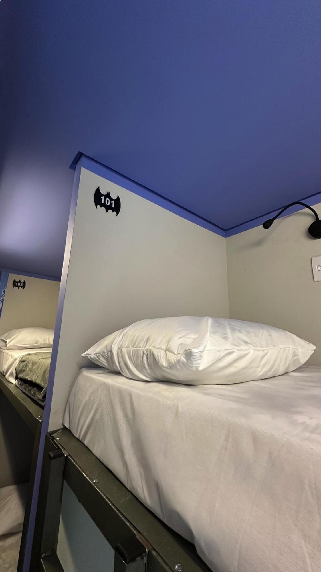 011 Hostel *