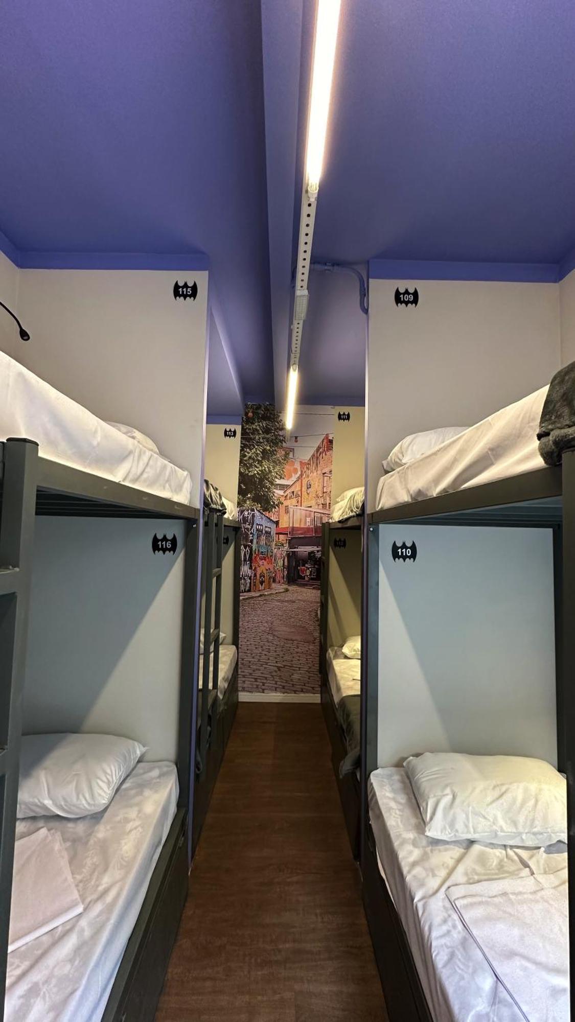 011 Hostel
