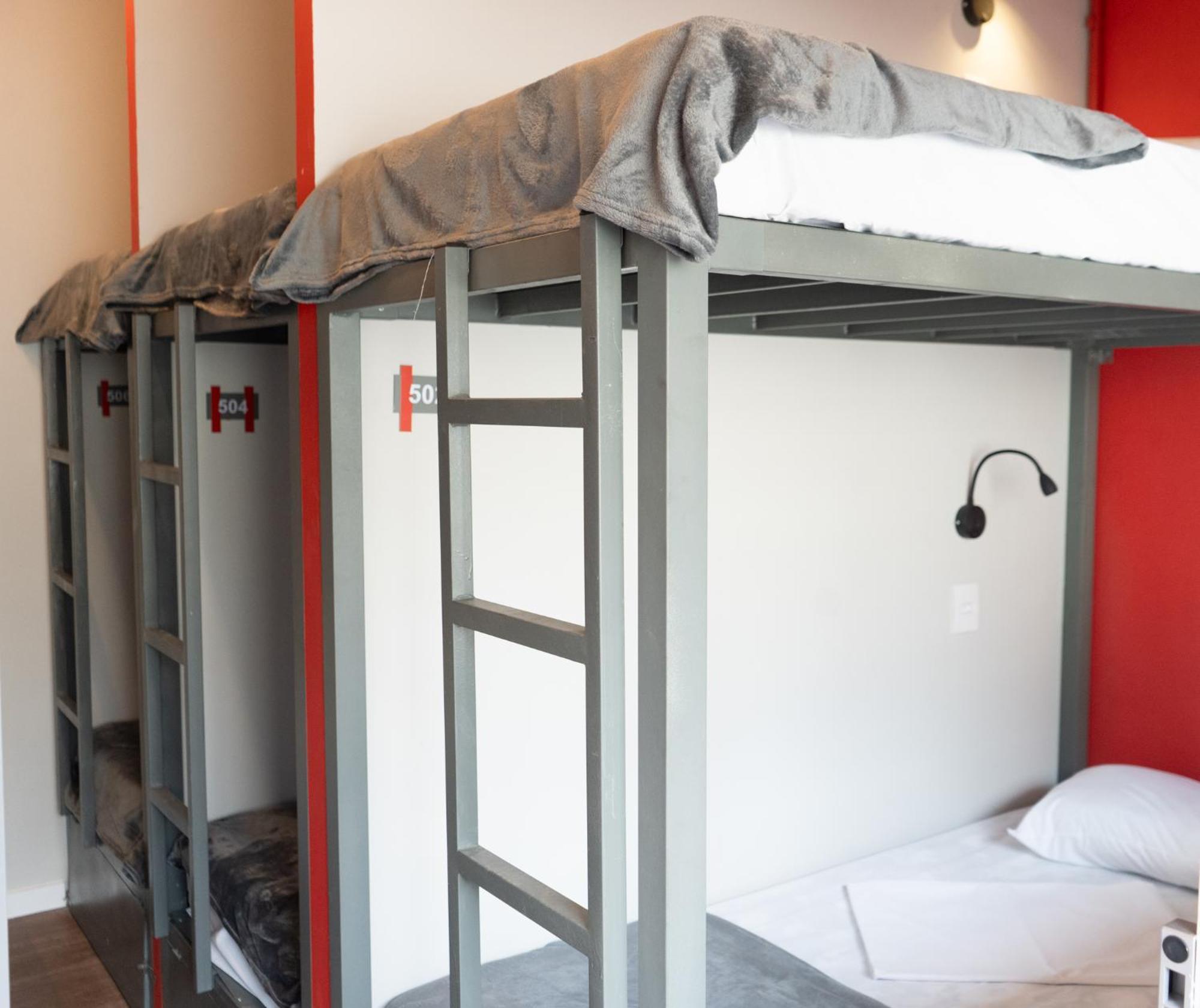 Hostel 011 *