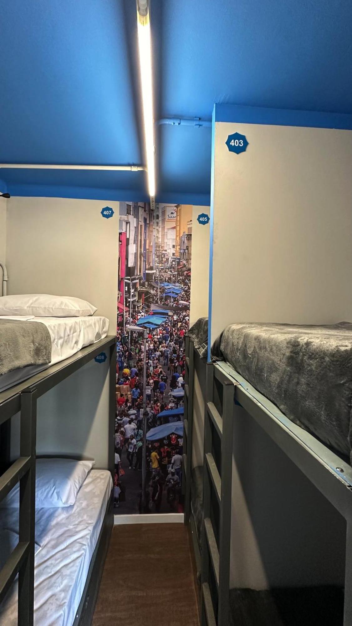 Hostel 011