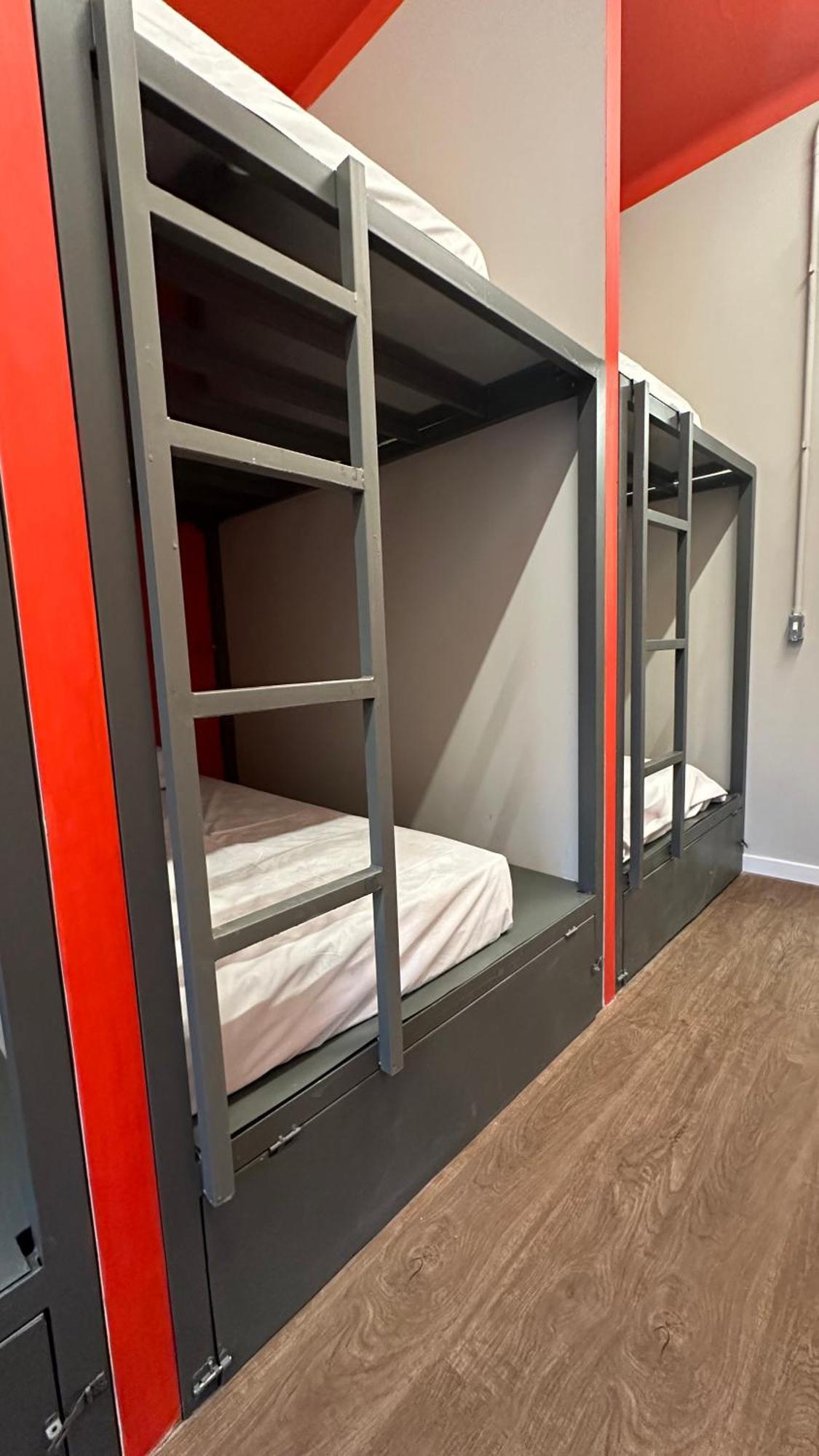 011 Hostel