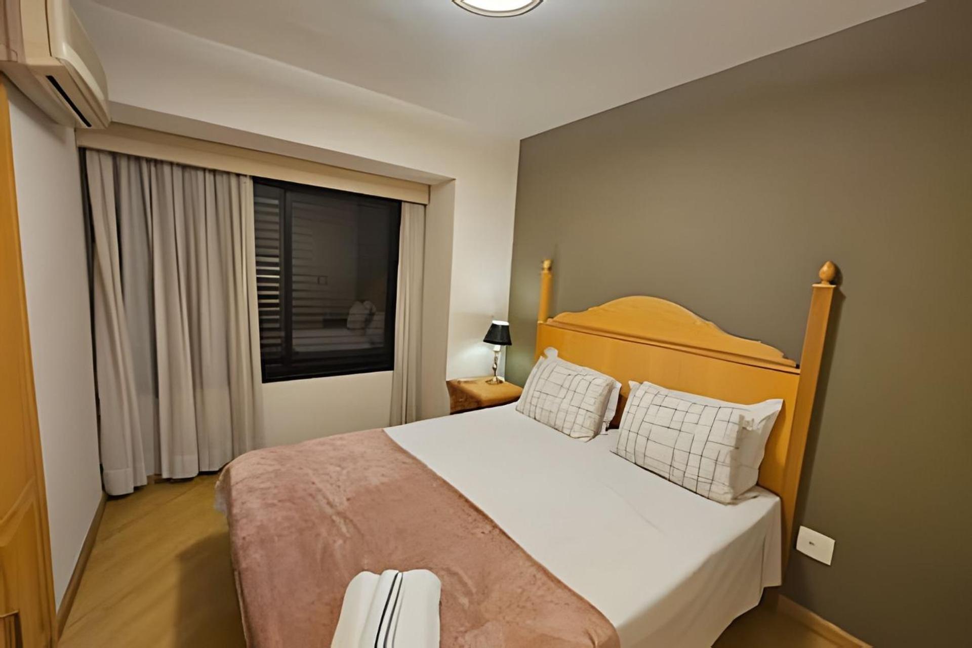 Flat Com E Sala Em Moema Sp * São Paulo