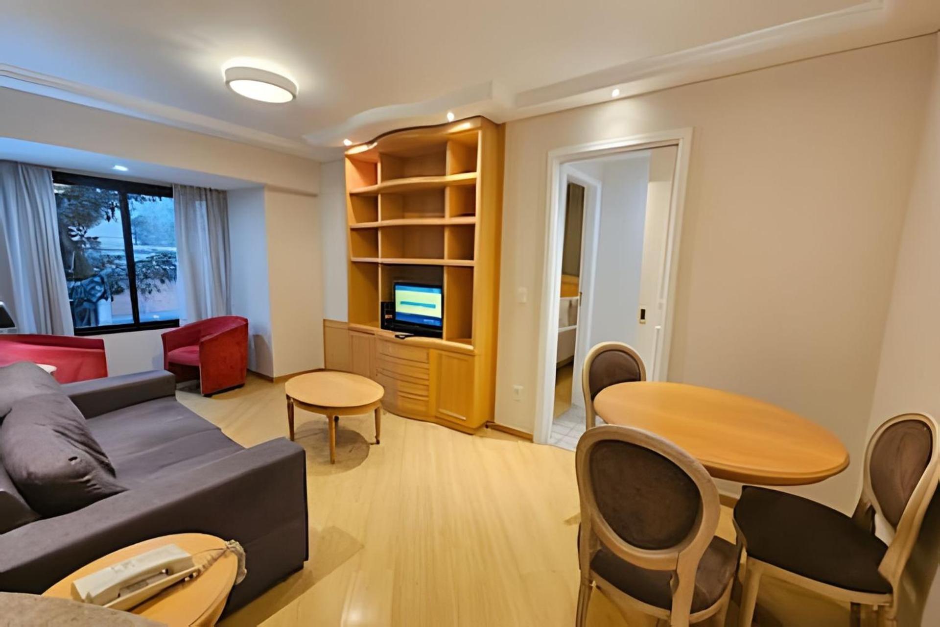 Flat Com E Sala Em Moema Sp *