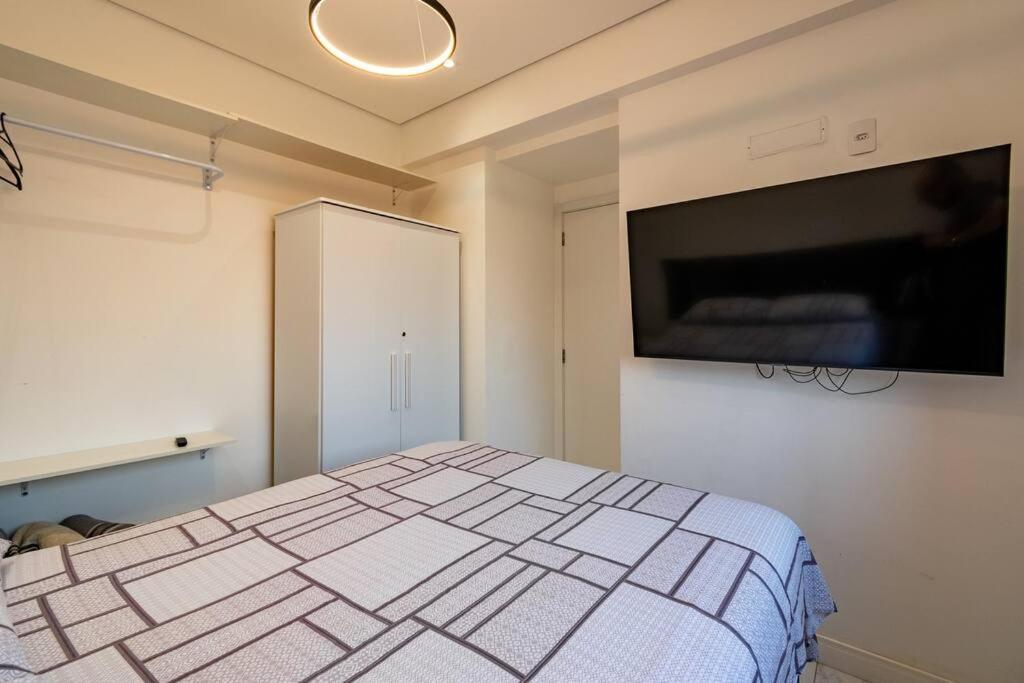 Apto Bras Com Piscina Proximo Ao Centro De Compras Sao Paulo