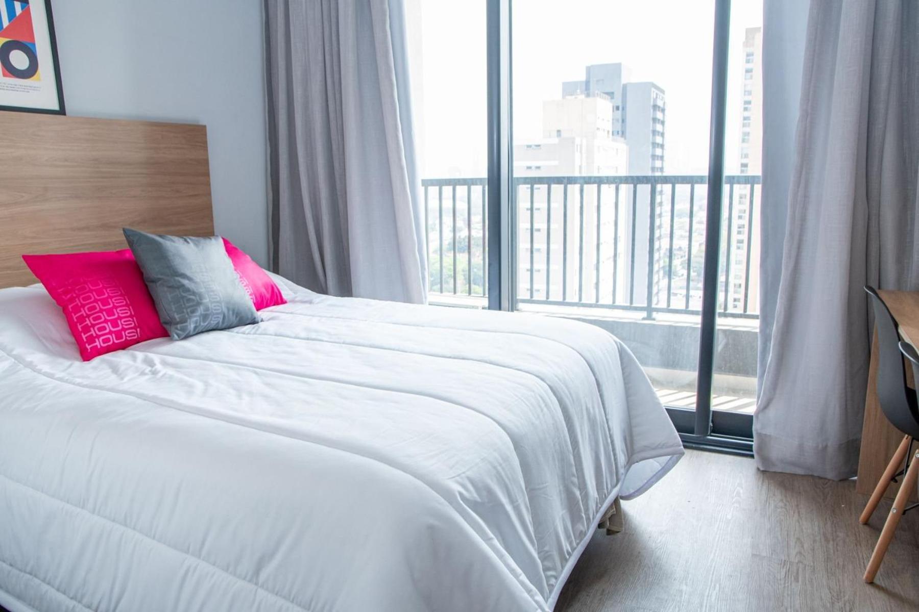On Alvorada By Housi Apartemen