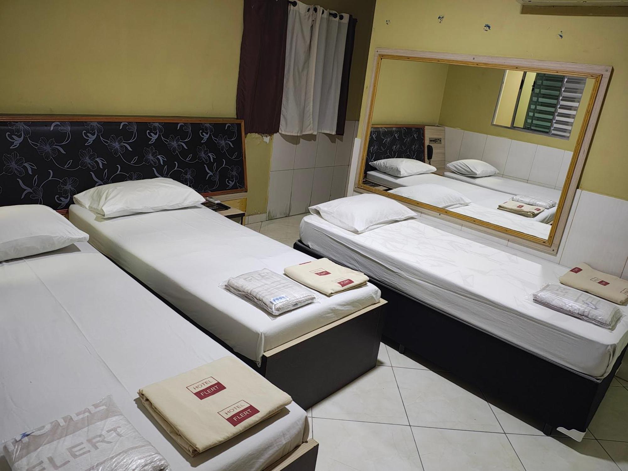 Flert Santana Hotel 2*