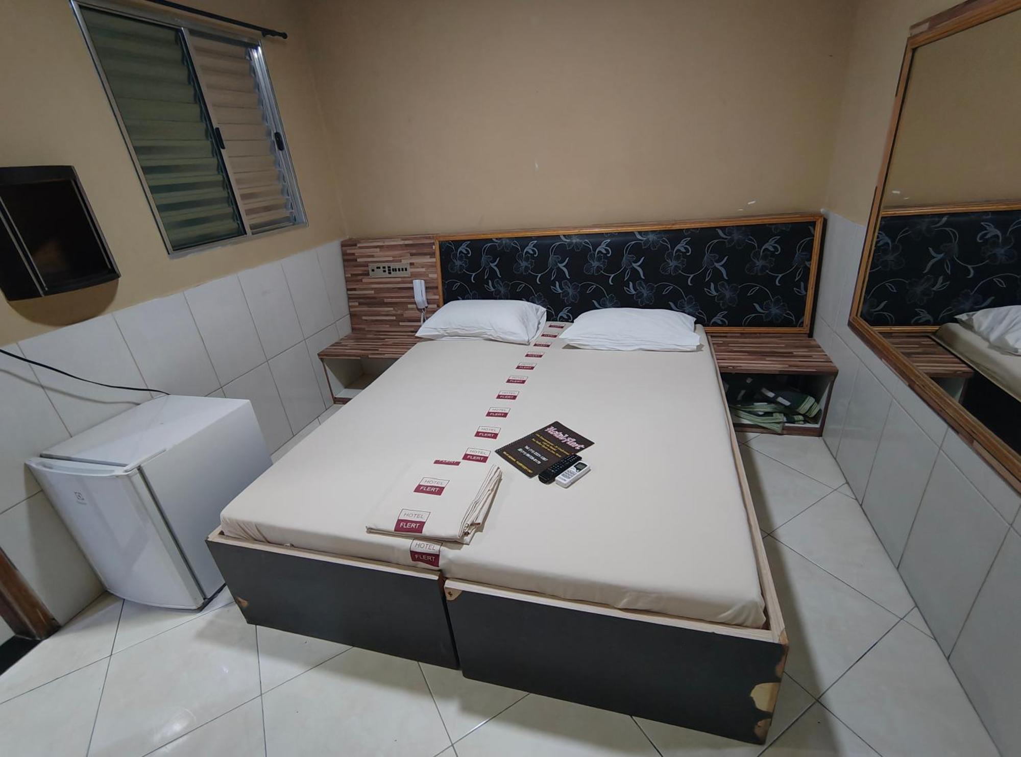 Flert Santana Hotel 2*