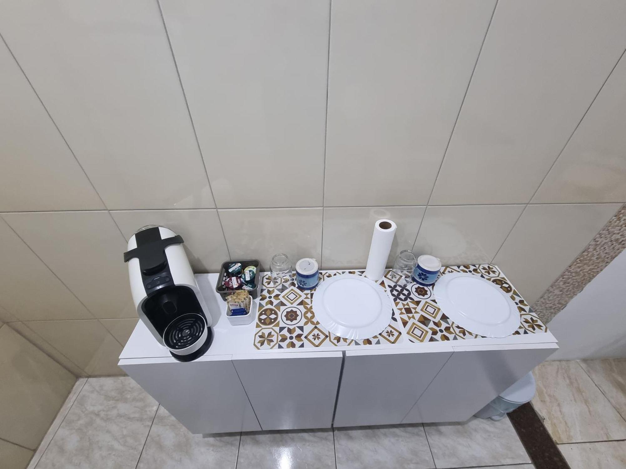 Flat 4 Apartment *