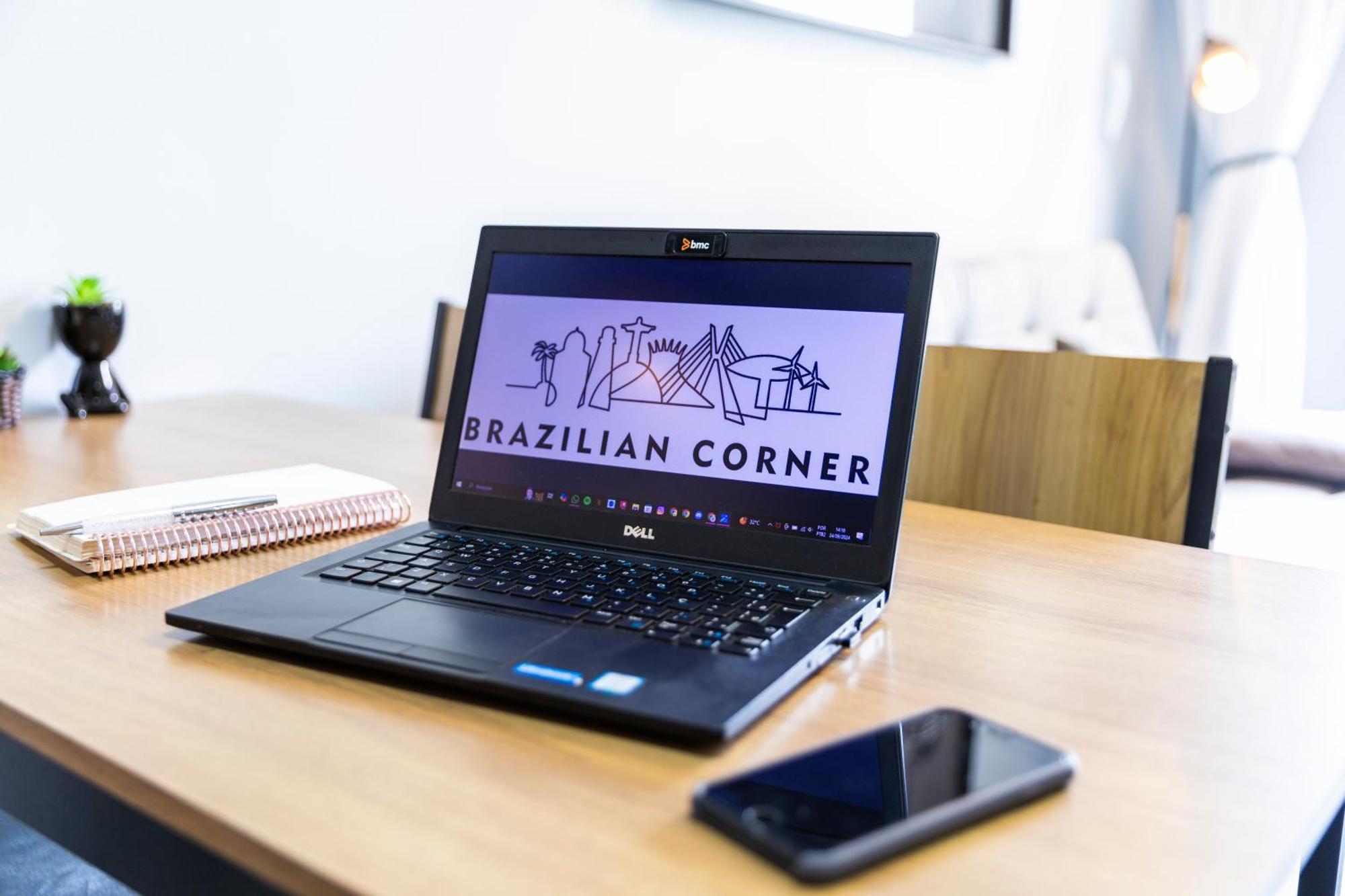 Piscina, Academia, Ac, Vaga | Brazilian Corner Apartment Sao Paulo