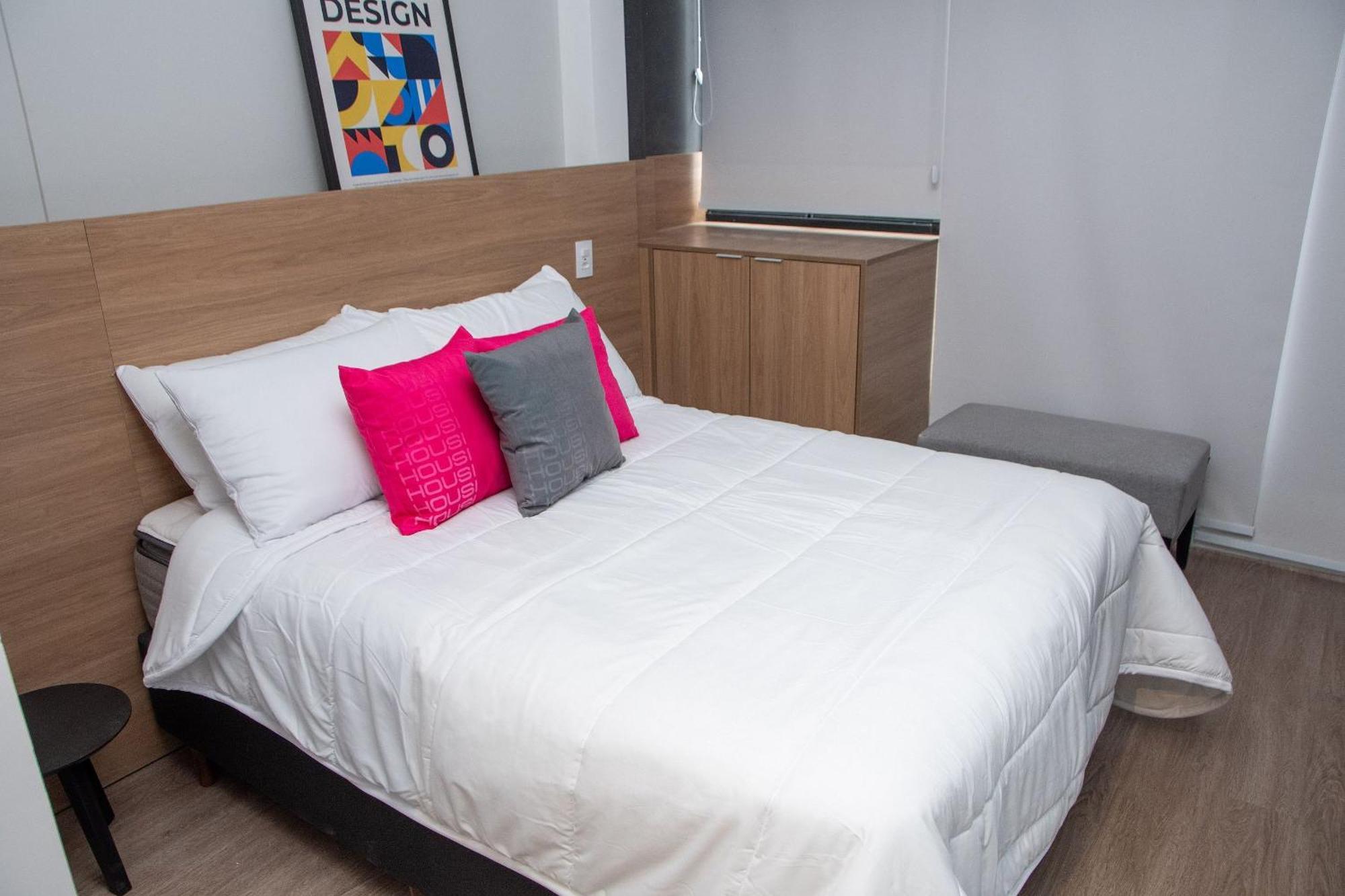 Apartemen On Alvorada By Housi