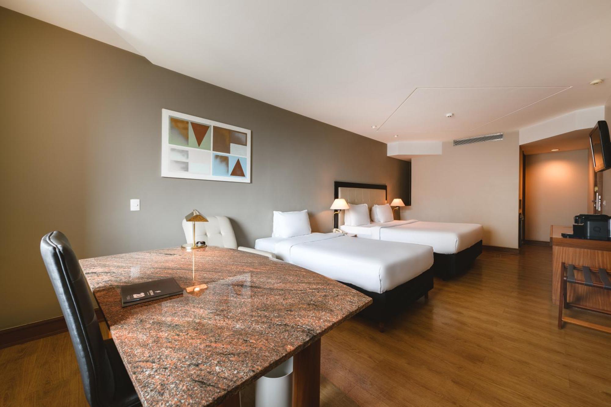 Pestana Khách sạn