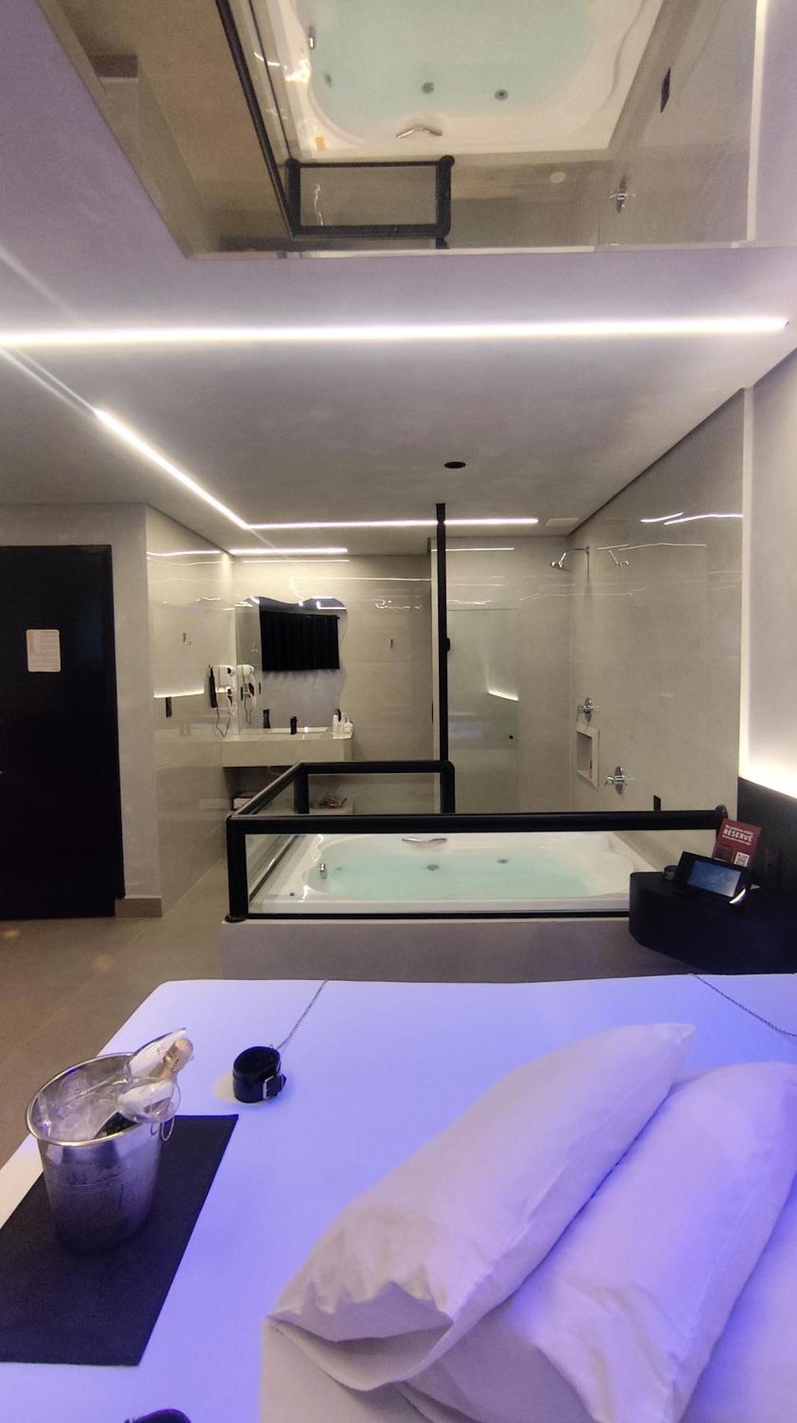 Hotel cinta Marselha 6 *