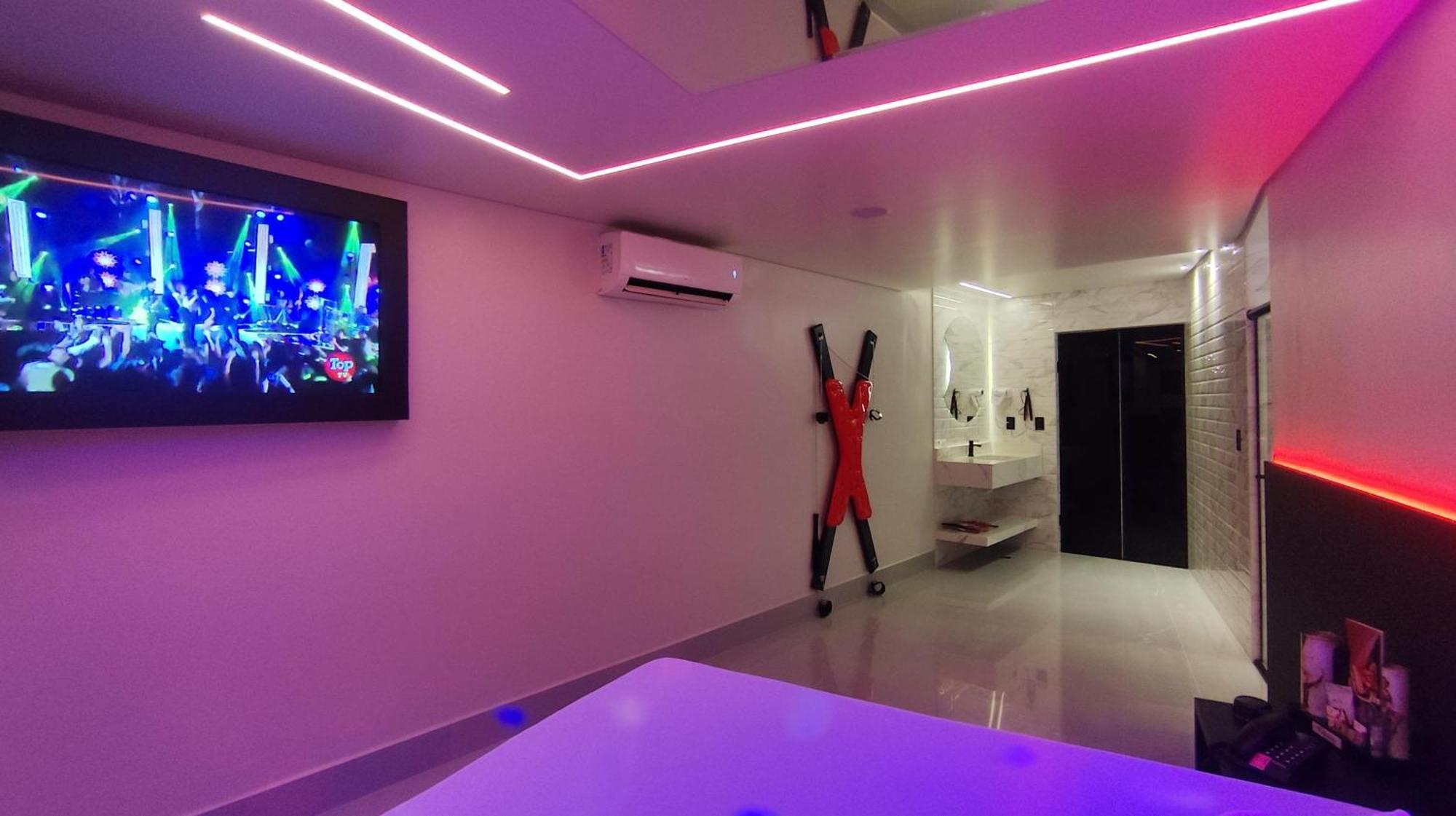 Yetişkin Oteli Marselha 3 *