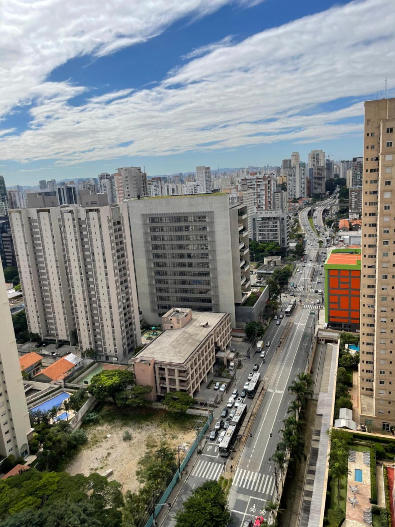 Com Piscina A 1 Minuto A Pe Do Metro Brooklin *